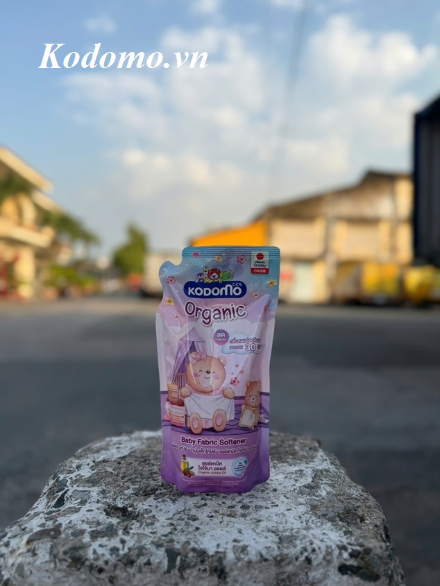 nuoc-xa-mem-vai-organic-kodomo-tinh-dau-jojoba-huu-co-san-pham-dung-cho-be-tu-3-tuoi